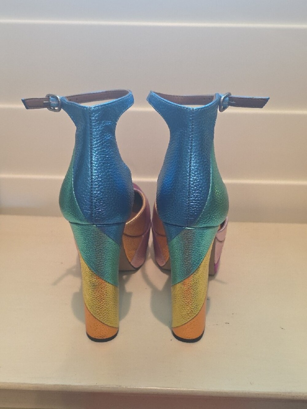 New Kurt Geiger Metallic Purple & Blue Ankle-Strap Platform Sandals - Picture 4 of 5